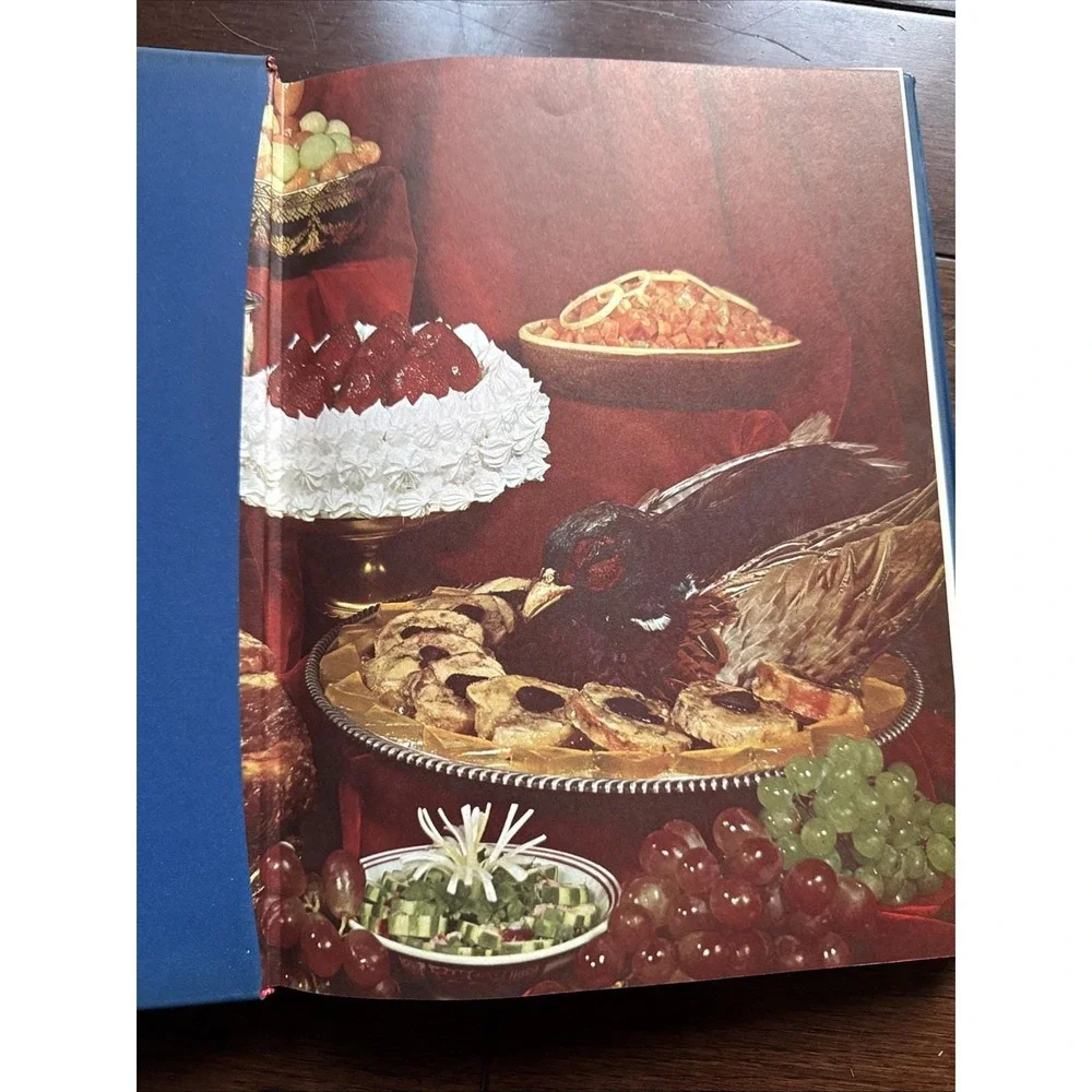 Royal Cookbook 1971 Favorite Court Recipes from the World's‎ Royal Families 1st